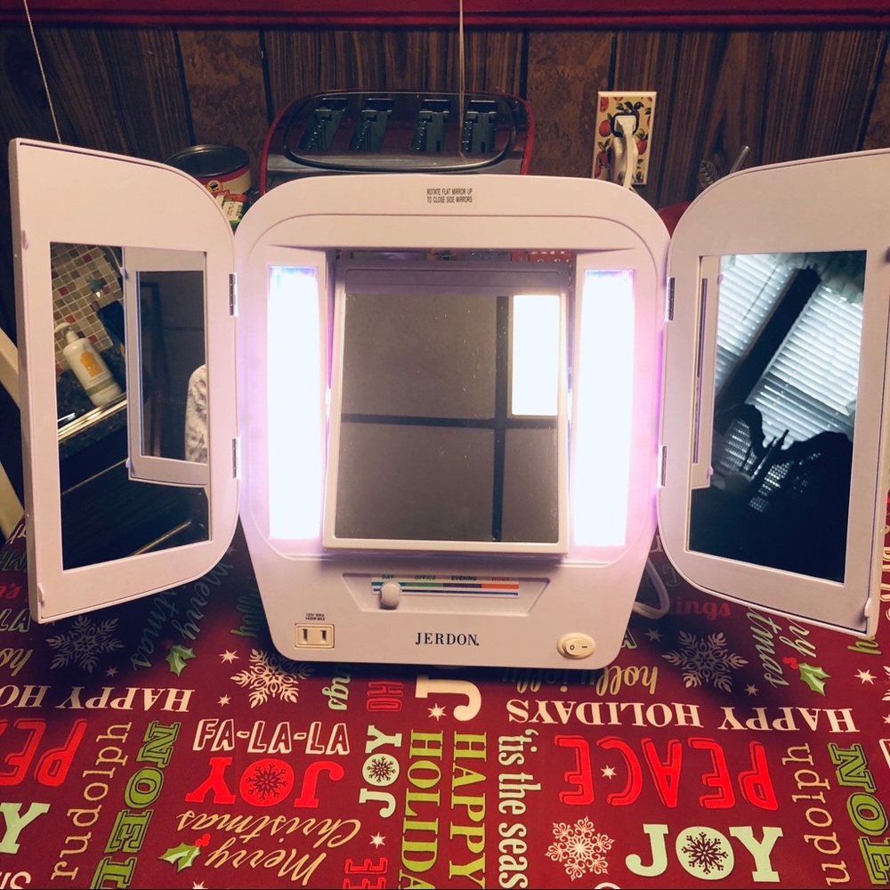 Jerdon Vanity Mirror!